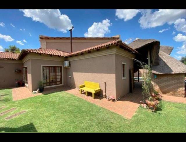 5 BEDROOM HOUSE FOR SALE IN OBERHOLZER